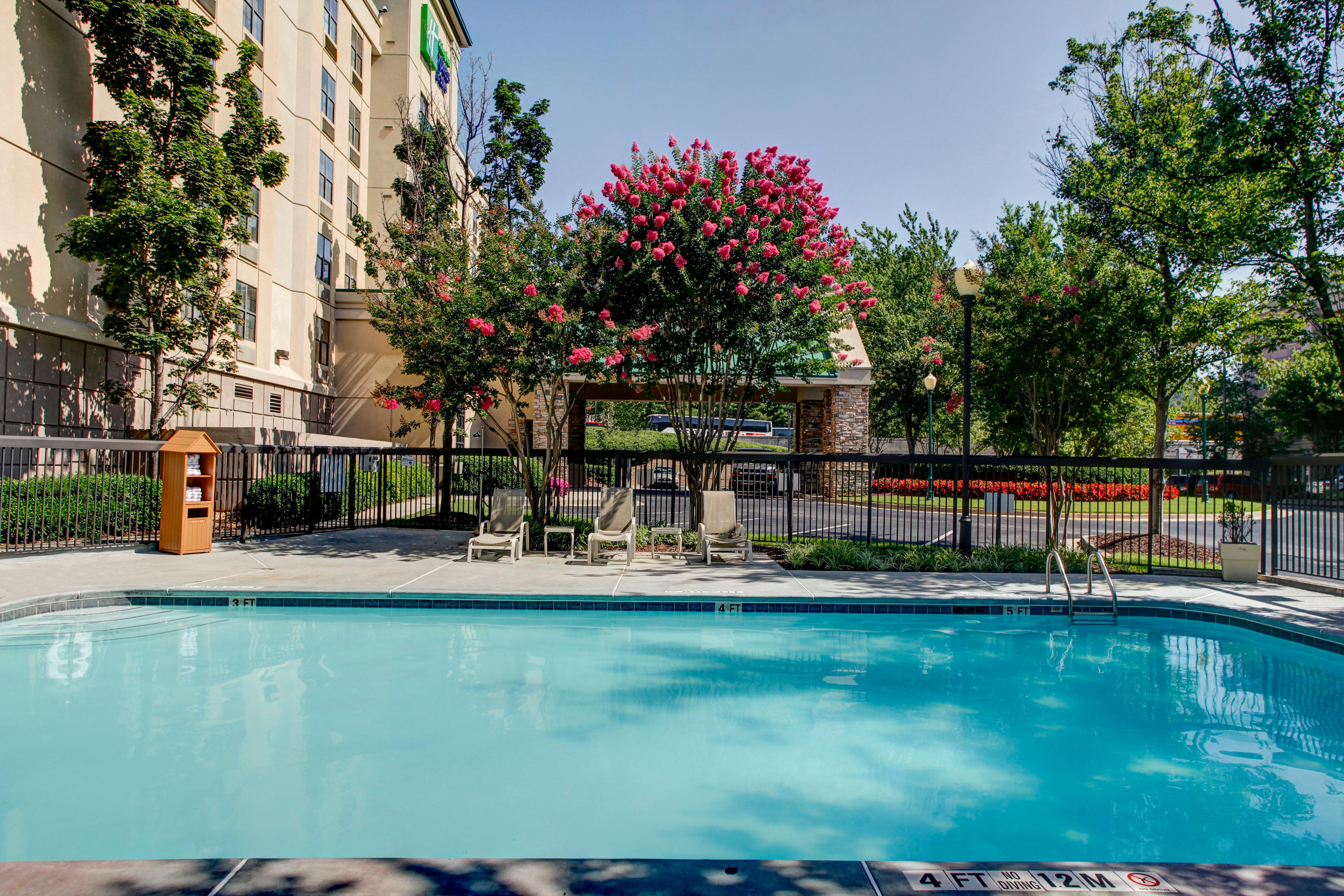 Holiday Inn Express Hotel & Suites Atlanta Buckhead By Ihg Екстериор снимка