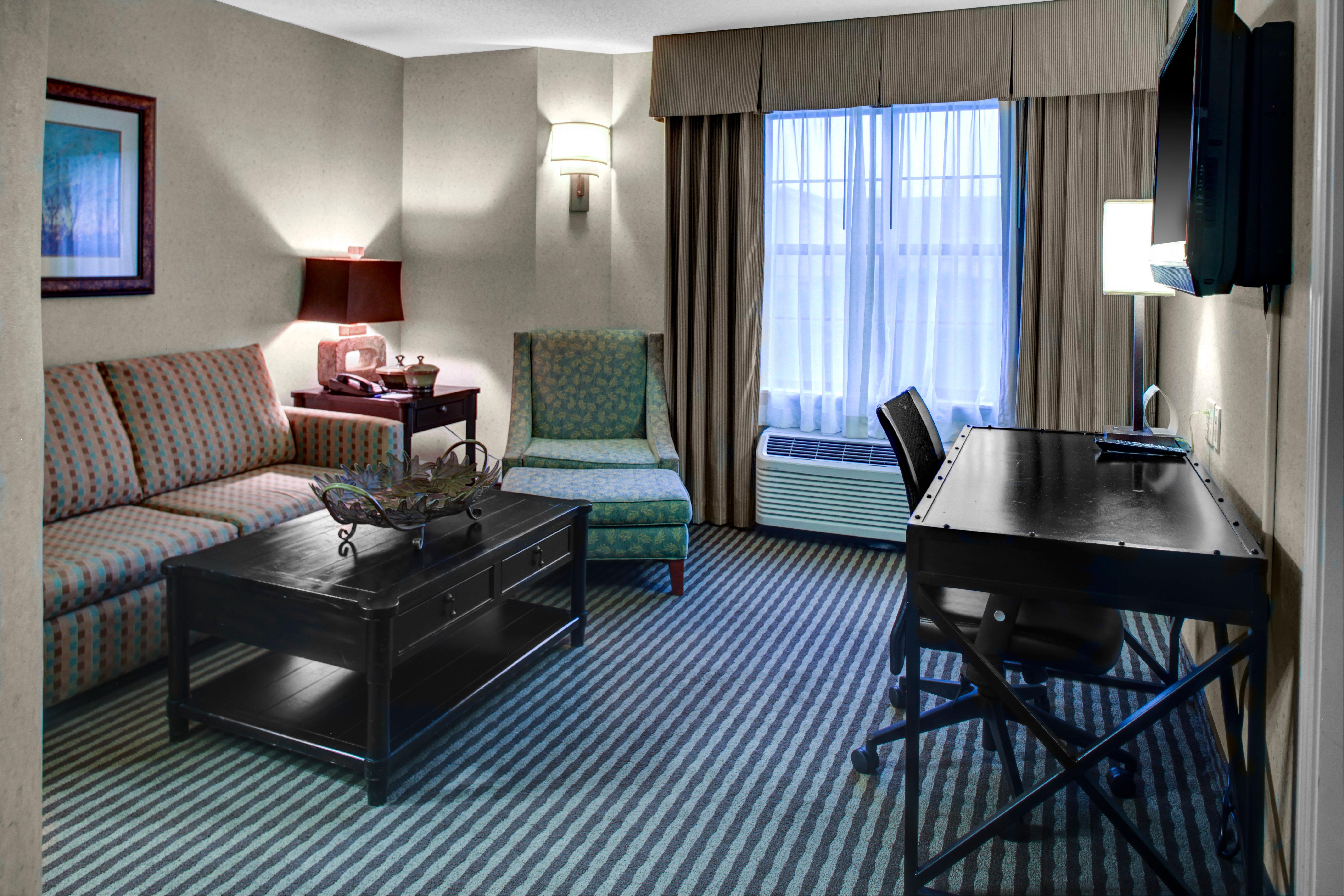 Holiday Inn Express Hotel & Suites Atlanta Buckhead By Ihg Екстериор снимка