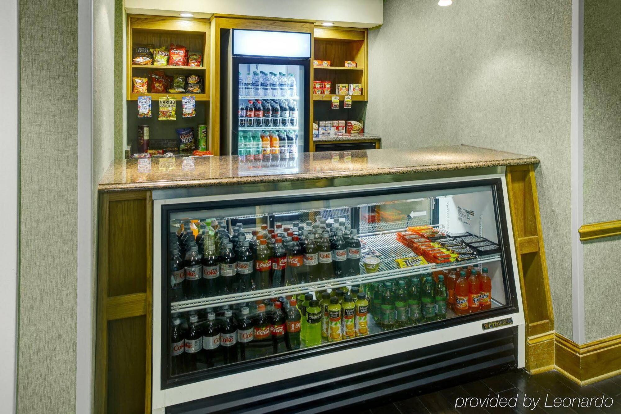 Holiday Inn Express Hotel & Suites Atlanta Buckhead By Ihg Екстериор снимка